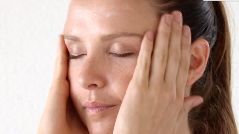 2020 RESTORATIVE MOISTURISER UNBOXED